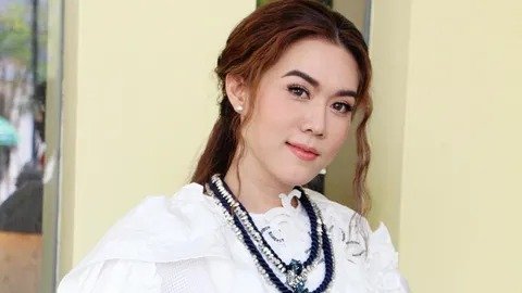 ปทิดา กำเนิดพลอย