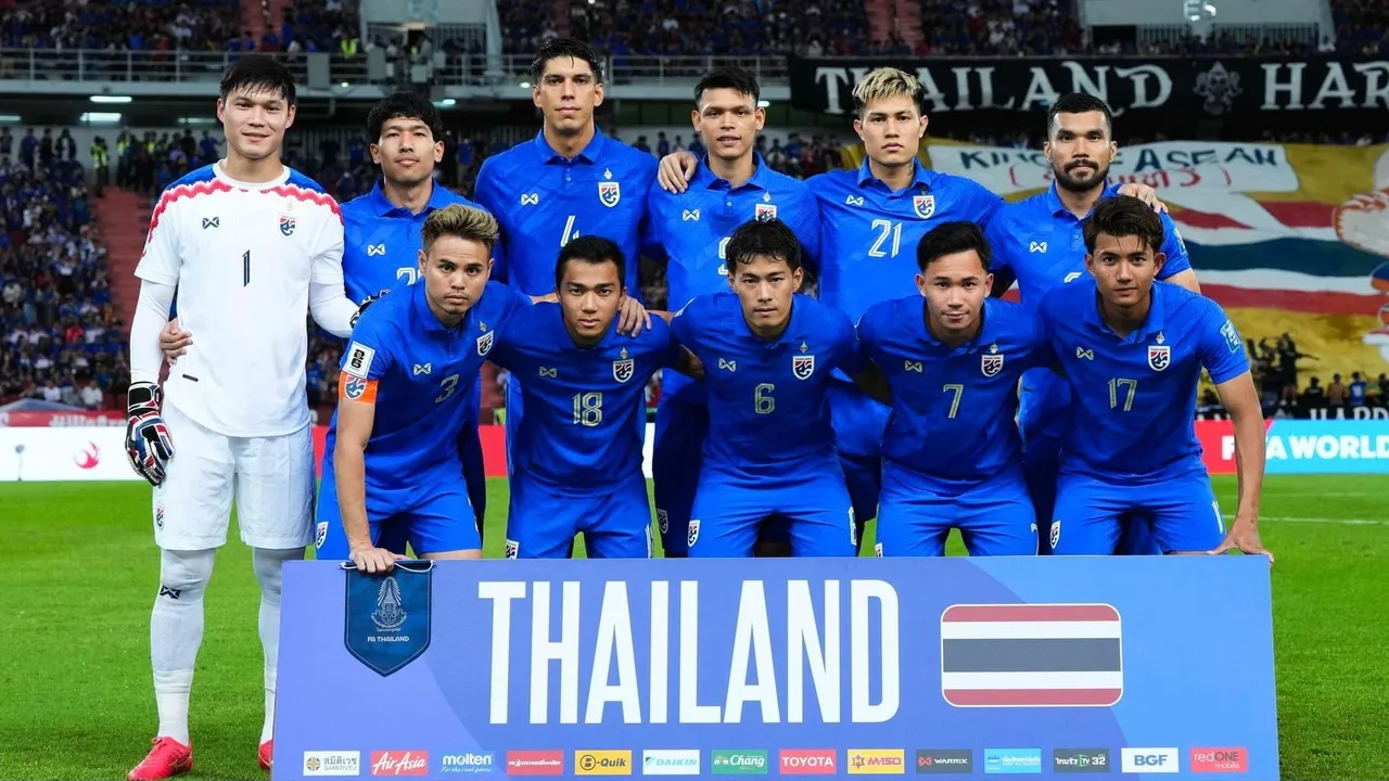 ประวัตินักฟุตบอลทีมชาติไทย