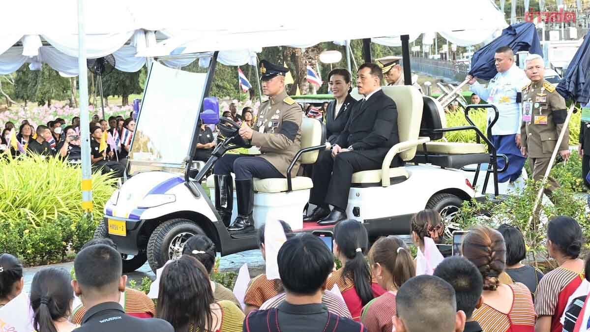 ในหลวง พระราชินี