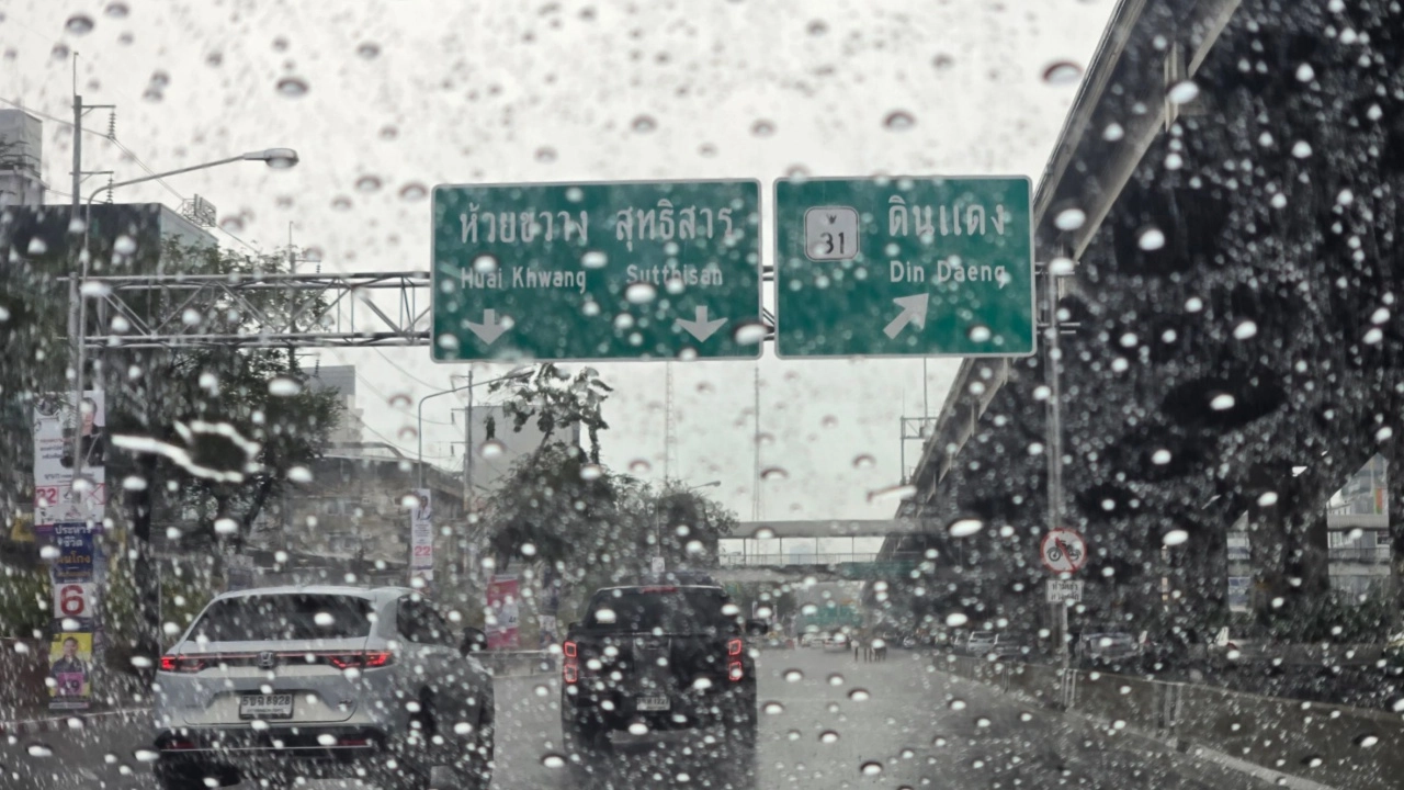 ฝนมาตามนัด กทม.