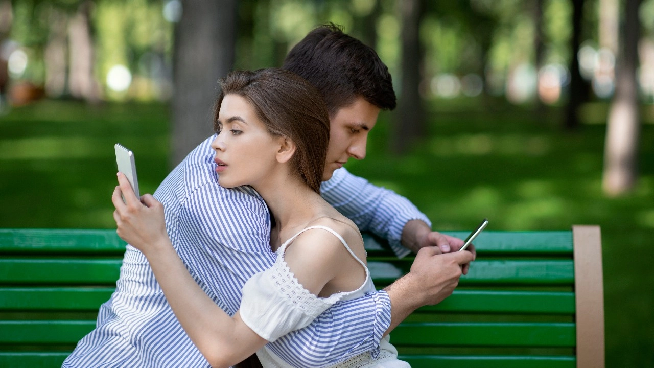Micro-Cheating
